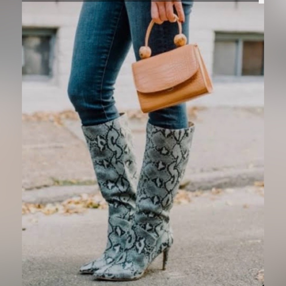 Steve Madden Kinga Knee-High Snake Boots Blue & Black Pointed Toe Stiletto Sz 9M